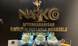 Afyon’da İki Araç Durduruldu: 3 Kilo 750 Gram Uyuşturucu ile Yakalandılar!