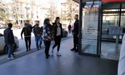 Afyon’da iki komşusunu öldüren karı koca adliyede