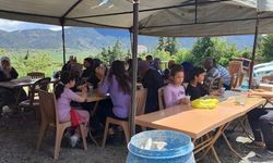 Denizli'nin Çameli ilçesinde mezarlıkta dördüncü kez bayram hayrı düzenlendi