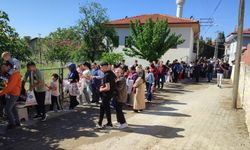 Denizli'de asırlık 'Çörek Derme' geleneği bayramda binlerce çocuğu buluşturdu