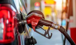 Benzin ve motorine indirim geliyor: Pazartesi gece yarısından itibaren geçerli olacak!