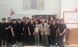 Afyon Lisesi'nde Sanat ve Edebiyat Rüzgarı: Usta İsimler Öğrencilerle Buluştu
