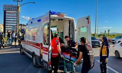 Afyon’da tur otobüsü kazası: Otomobil hurdaya döndü, yaralı var