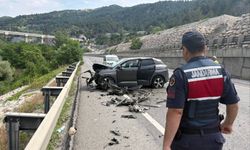 Şelale Rampalarında Kaza: Otomobil Tıra Arkadan Çarptı, 2 Yaralı