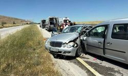 Afyon’da araçlar çarpıştı: Almanyalı gurbetçi öldü, çok sayıda yaralı var!
