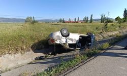 Afyon'da Korkutan Kaza: Takla Atan Otomobilde Ölü ve Yaralılar Var!
