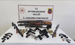 Çobanlar'da düğünlerde silah atanlara operasyon: Çok sayıda malzeme ele geçirildi