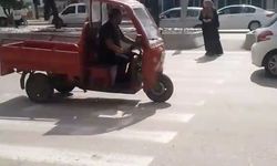 Afyon'da yaya geçidi kabusu: Sürücüler yol vermiyor vatandaşlar can havliyle karşıdan karşıya geçiyor