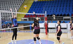 Afyon'da Büyük Kadınlar Voleybol Müsabakaları tamamlandı: İşte şampiyon takım