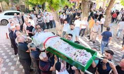 Isparta'da ölü bulunan genç kız memleketi Afyon'da toprağa verildi