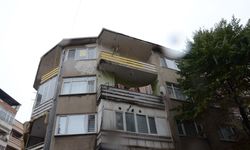 Bilecik’te Çatıdan Düşen Yağmur Oluğu Korkuttu: Şans Eseri Yaralanan Olmadı