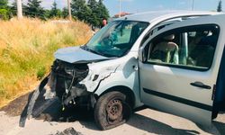 Afyon'da Feci Kaza! İki Otomobil Çarpıştı: Çok Sayıda Yaralı Var