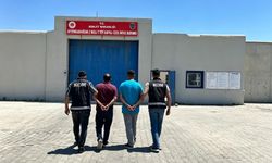 Afyon’da aracı aradılar: 5 yıl cezası olan 2 şahıs yakalandı!