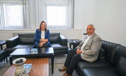 Başkan Köksal, eski başkan Mehmet Zeybek'i belediyede ağırladı