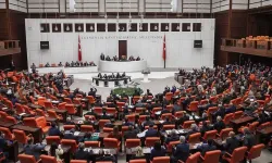 CHP ana muhalefetten düştü: İşte meclisteki yeni milletvekili dağılımı…
