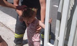 Afyon’da küçük kız demir kapıya sıkıştı: İtfaiye ekipleri böyle kurtardı