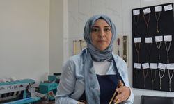 Afyon’da kadın usta, kentin kültürünü tespihlere işliyor
