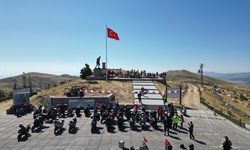 Afyon'da "Zafer Sürüşü": 100 motosikletli Kocatepe'de buluştu