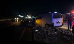 Afyon'da Kamyonet ile Otomobil Çarpıştı: Çok Sayıda Çocuk Yaralandı!..