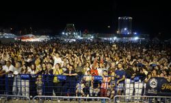 Afyon Şuhut'ta Zafer Haftası coşkusu: Ayna Grubu konser verdi