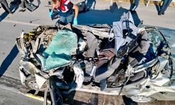Afyon'da Feci Kaza: Tıra Arkadan Çarpan Otomobilin Sürücüsü Hayatını Kaybetti