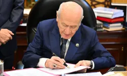 Devlet Bahçeli, Çerçeve Yasa Teklifini imzaladı