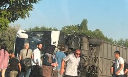 SON DAKİKA | Afyonkarahisar-Antalya yolunda yolcu otobüsü devrildi: Yaralılar var