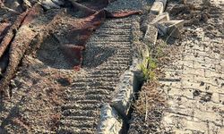 Afyon’da vatandaş diyor: “Kaldırım ve yollar zarar gördü, mahallemiz toz içinde kaldı”