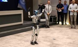 Melikgazi Belediyesi'nde İnsansı Robot Dönemi: "MEGA" Göreve Başladı