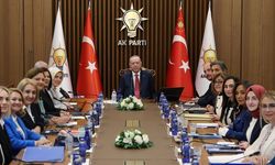 Cumhurbaşkanı Erdoğan, AK Parti'nin kadın belediye başkanlarını kabul etti: Burcu Köksal da katıldı