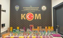 Afyon’da polis şehir merkezindeki iş yerini bastı: Yüzlerce paket ele geçirildi