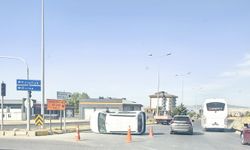SUV ile Hafif Ticari Araç Çarpıştı: 5 Kişi Yaralandı