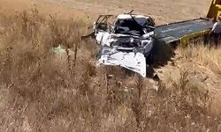Kütahya’da otomobil taklalar atarak tarlaya uçtu: 2 yaralı