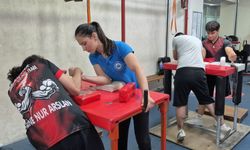 Eskişehir'de Gaziler Günü'nde Bilek Güreşi Turnuvası Coşkusu