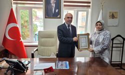 Afyon'da emekli Müftü Yardımcısından bağış: Emekli ikramiyesini müftülük binasına bağışladı