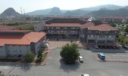 Afyon’da Fen Lisesi velisinden çağrı: “60 öğrenci yemek yerken bizim çocuklarımız bakacak mı?”