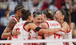 A Milli Kadın Voleybol Takımı Avrupa Şampiyonası'nda Finalde: Sırbistan'ı 3-0 Yendi!