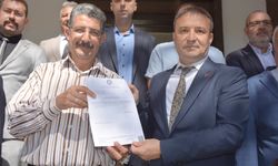 MHP’li Kahveci mazbatasını alarak göreve başladı: Daha çok sahada, daha çok vatandaşla buluşacağız