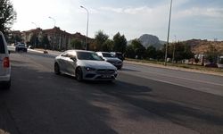 Selçuklu Mahallesi sakini: Burada ya refüjü uzatın ya da yaya geçidi yapın çocuklar zorlanıyor!