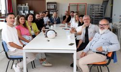 AKÜ Güzel Sanatlar Fakültesi ilk mezunlar buluşmasını yaptı: "1715 mezundan oluşan büyük bir aileyiz"