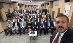 Anahtar Parti'den istişare ve hedef toplantısı: "Siyaset masa başında değil, milletin içinde yapılır"