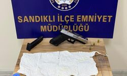 Afyon'da peçeteye emdirilmiş uyuşturucu ele geçirildi! 2 kişi tutuklandı