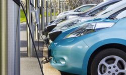 Uzmanından Elektrikli Araç Uyarısı: "Yürüyen Bilgisayarlar Veri Topluyor, Kritik Tesislere Erişim Riski Taşıyor"