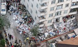 İstanbul Maltepe'de 7 katlı binanın 3 katı çöktü: "Binanın tamamen çökme riski var!”