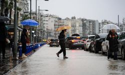 Meteoroloji tarih verdi! Türkiye genelinde hava değişiyor: Sağanak yağış geliyor