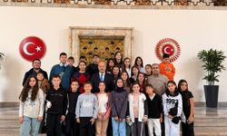 MHP Afyon Milletvekili Taytak öğrencileri Meclis'te ağırladı