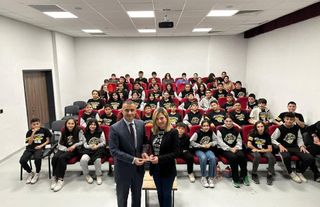 Emirdağ Kaymakamı Bilici, öğrencilere mesleğini anlattı