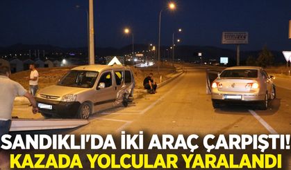 Sandıklı'da iki araç çarpıştı! Kazada yolcular yaralandı