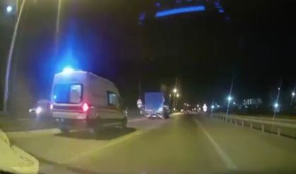 Afyon’da hayret ettiren olay: Ambulansa ısrarla yol vermedi!