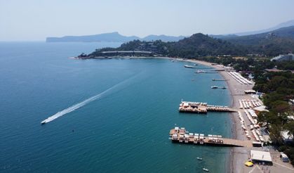 Sıcak Havalarda Tatilcilerin Tercihi Plajlar Oldu: Muğla ve Antalya Sahillerinde Yoğunluk